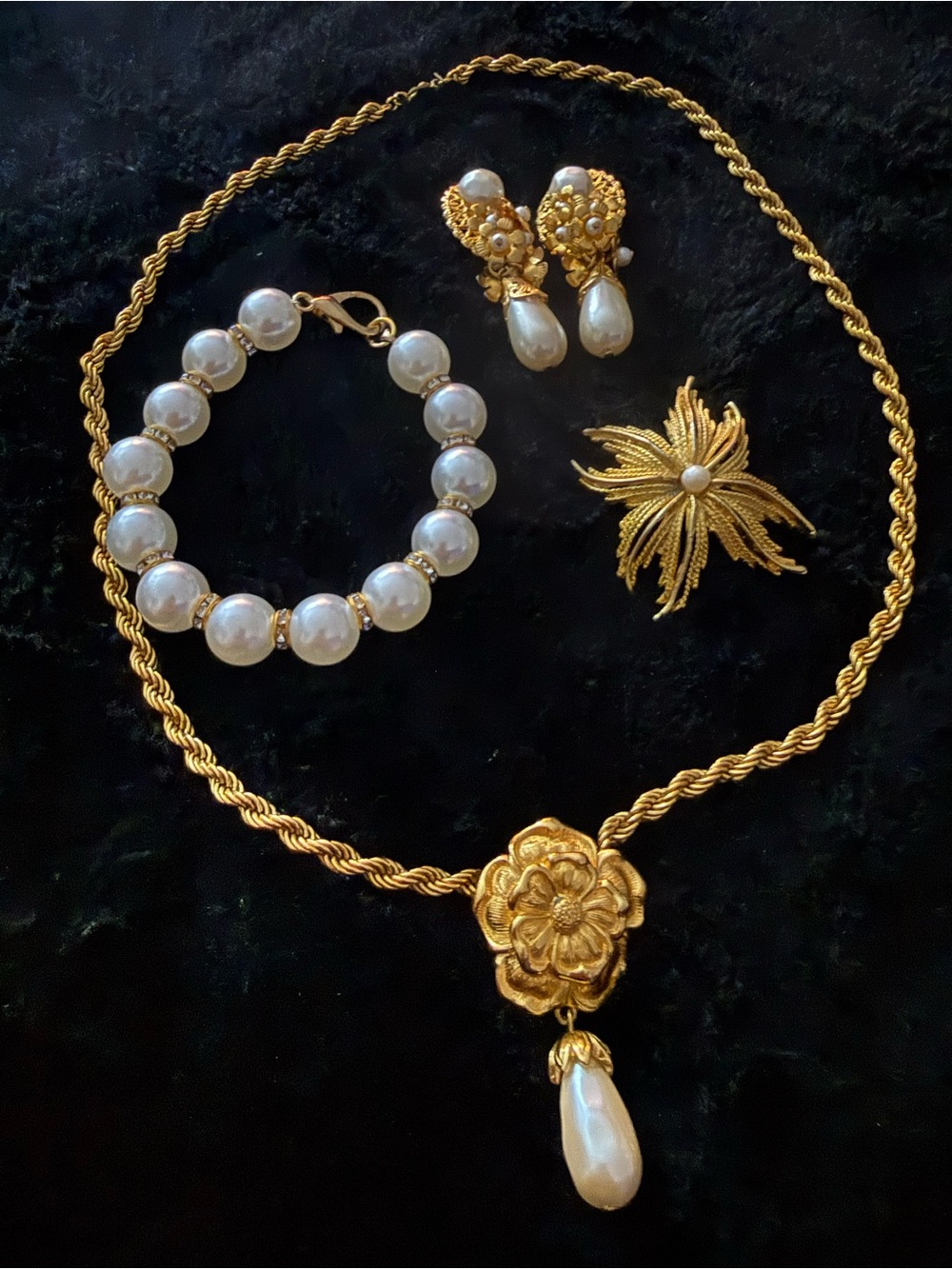Velvet Theory Vintage Gold Tone Pearl Floral Jewelry Bundle Avon Monet 5 Pcs